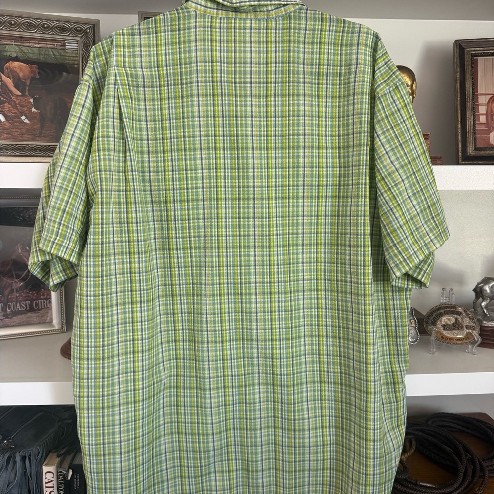 Patagonia Green Plaid Men's Button Down Shirt - Picture 2 of 3
